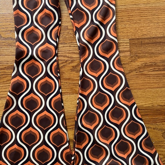 FashionKilla 70’s Print top and flare pant set - Picture 11 of 16